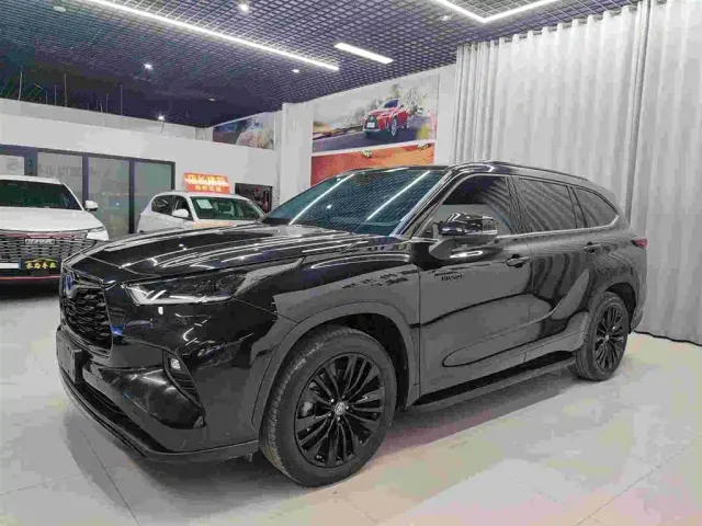 Фотография автомобиля — Toyota Highlander