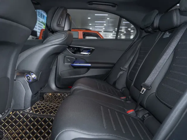 Mercedes-Benz C-Class — Фото автомобиля 13