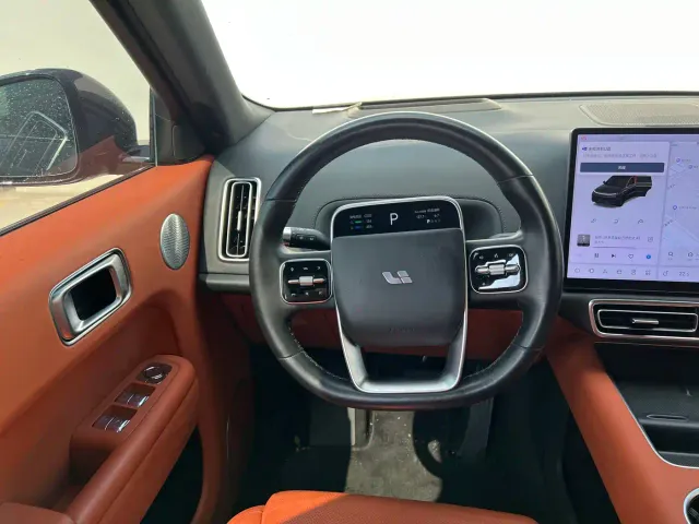 Li Auto L8 — Фото автомобиля 7