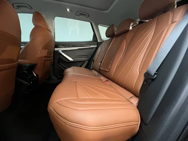 Geely Boyue L — Фото автомобиля 12