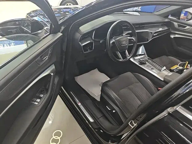 Audi A6L — Фото автомобиля 15