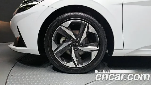 Hyundai AVANTE Avante (CN7) — Фото автомобиля 5