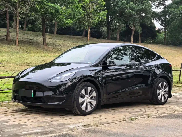 Фотография автомобиля — Tesla Model Y