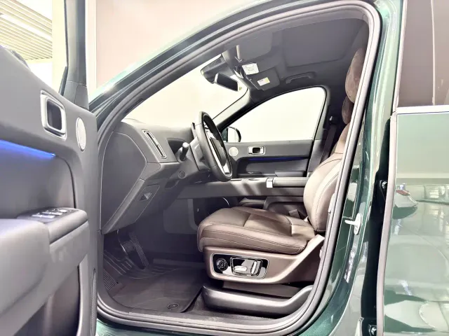 Li Auto L8 — Фото автомобиля 4