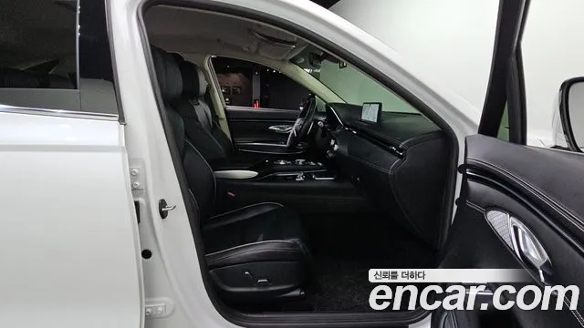 Genesis GV70 2.5T Бензин 2WD — Фото автомобиля 19