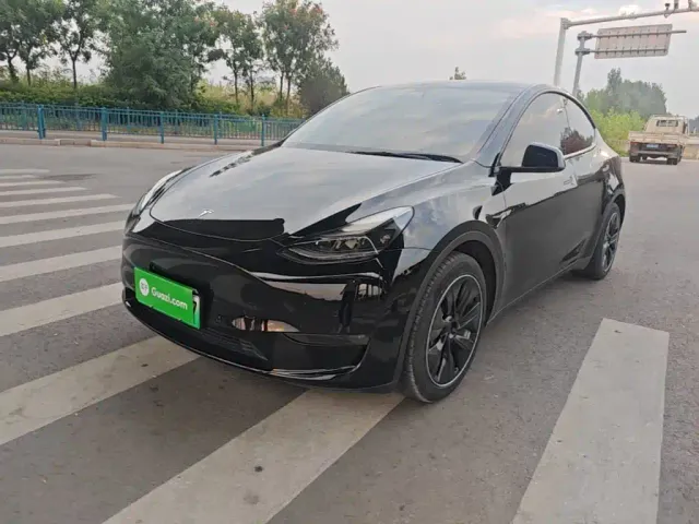 Фотография автомобиля — Tesla Model Y