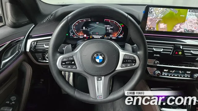 BMW 5-Series — Фото автомобиля 12