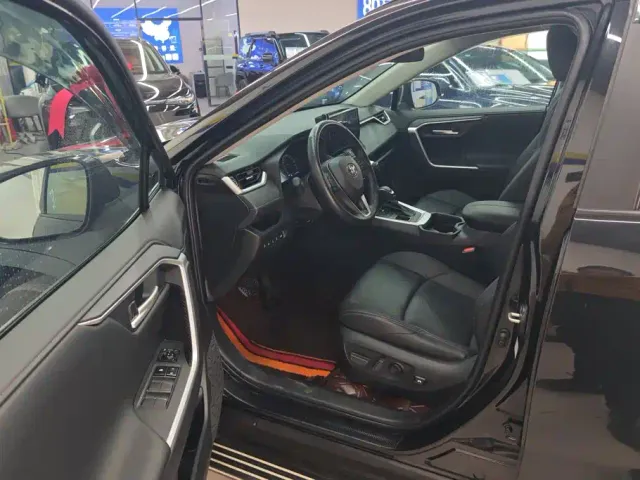 Toyota Wildlander — Фото автомобиля 9