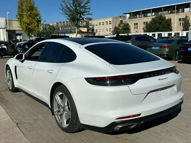Porsche Panamera — Фото автомобиля 9