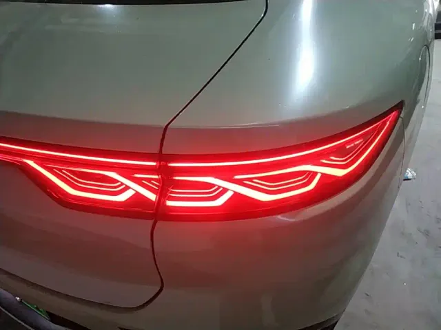 BYD Han 2022 DM-i 121KM Prestige — Фото автомобиля 7