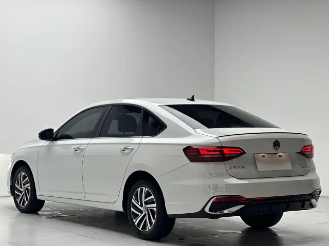 Volkswagen Lavida — Фото автомобиля 9