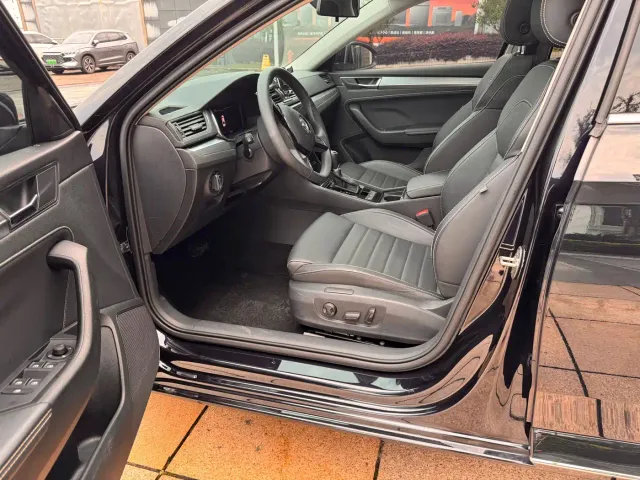 Skoda Superb — Фото автомобиля 7