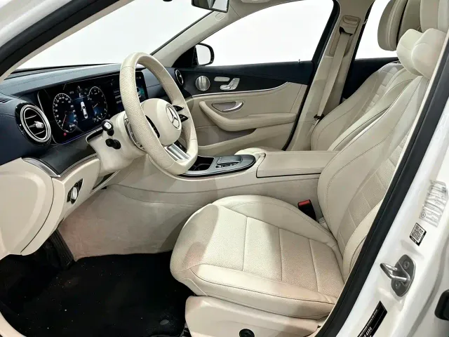 Mercedes-Benz E-Class — Фото автомобиля 7