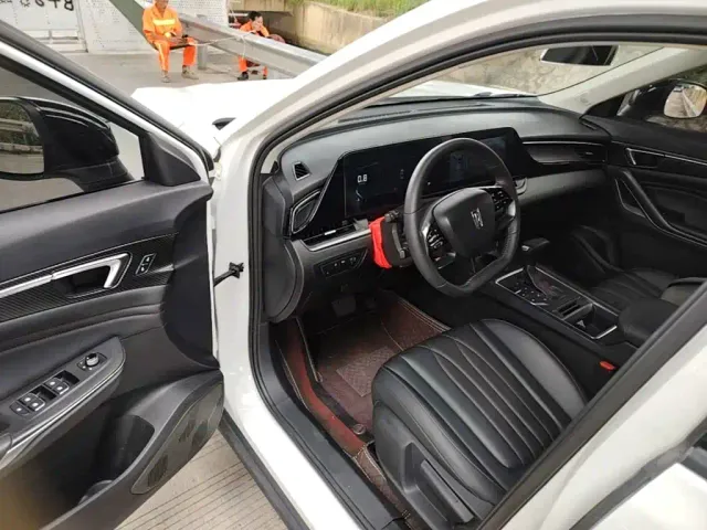 Bestune T55 — Фото автомобиля 15