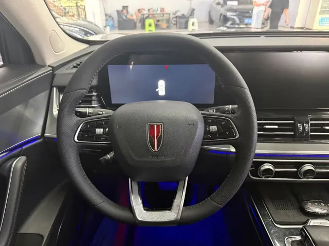 Hongqi HS5 — Фото автомобиля 12