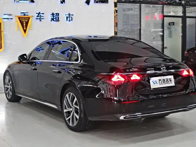 Mercedes-Benz E-Class — Фото автомобиля 14