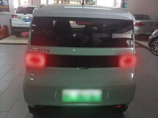 Wuling Hongguang Mini EV — Фото автомобиля 5
