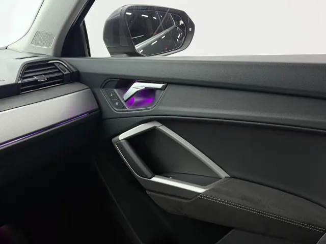 Audi Q3 — Фото автомобиля 11