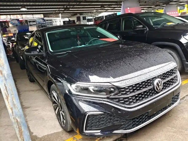 Volkswagen Passat — Фото автомобиля 3