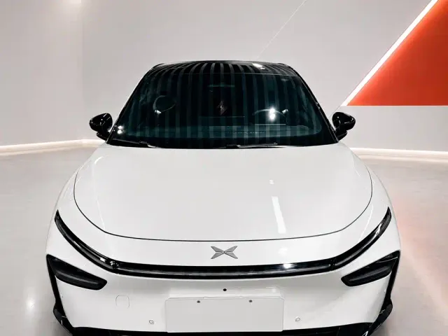 Xpeng P7+ — Фото автомобиля 2