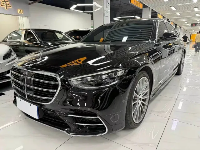 Фотография автомобиля — Mercedes-Benz S-Class