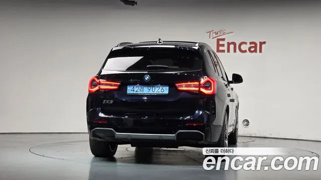 BMW iX3 G08 (2020–2024) — Фото автомобиля 4