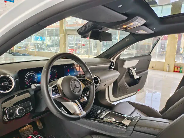 Mercedes-Benz A-Class — Фото автомобиля 12