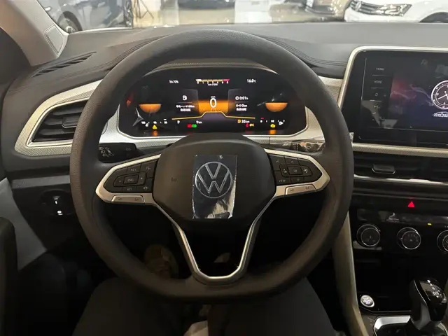 Volkswagen T-Roc — Фото автомобиля 8