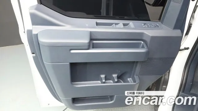 Kia PV5 — Фото автомобиля 23