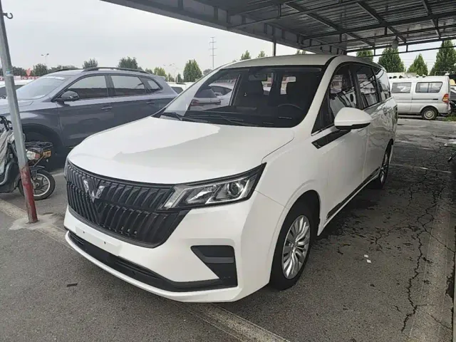 Фотография автомобиля — Wuling Jiachen