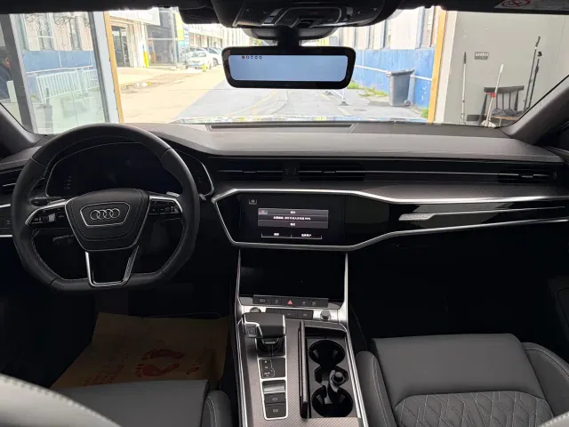 Audi A7L — Фото автомобиля 10