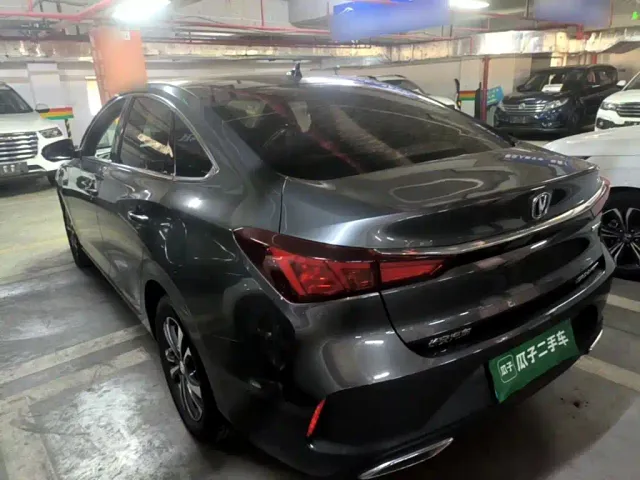 Changan Eado — Фото автомобиля 4