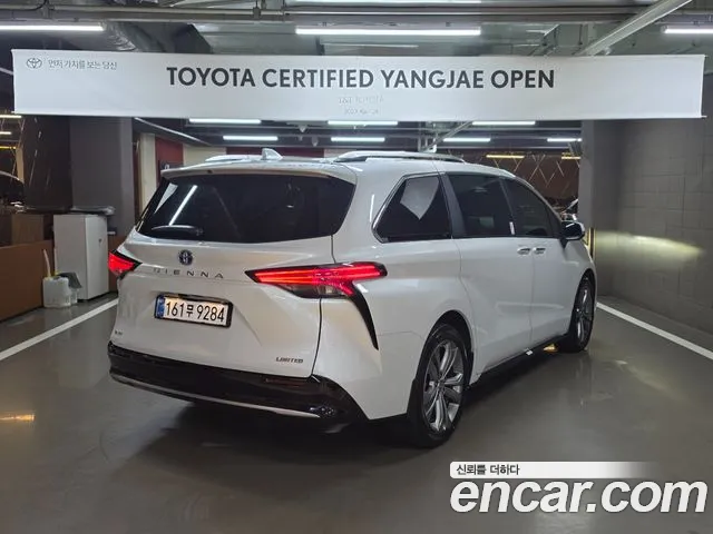 Toyota Sienna — Фото автомобиля 2