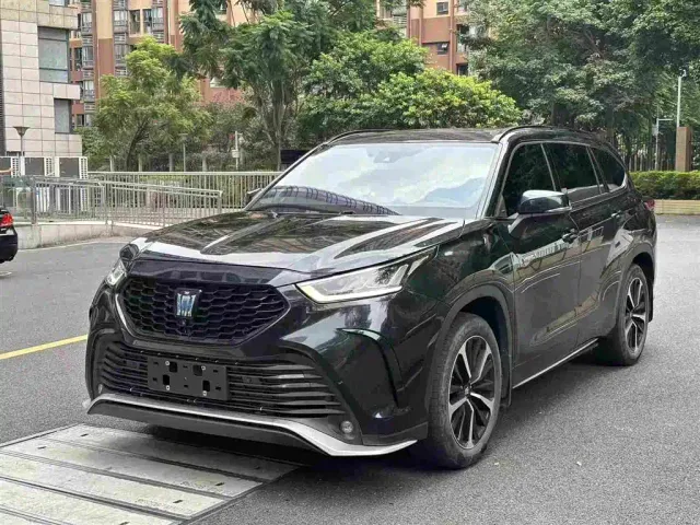 Фотография автомобиля — Toyota Crown Kluger