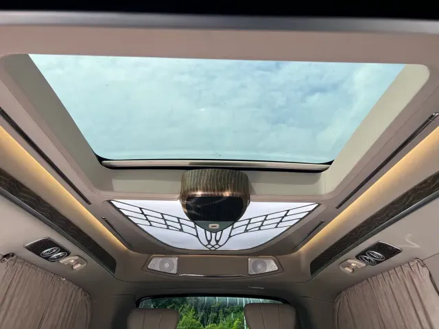 Mercedes-Benz V-Class — Фото автомобиля 24