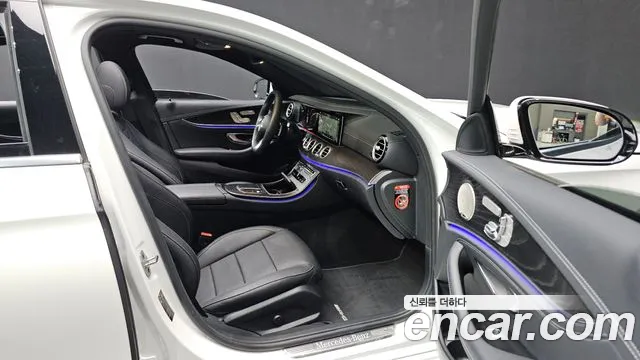 Mercedes-Benz E-Class — Фото автомобиля 18