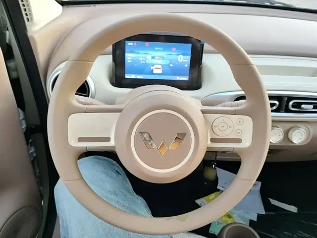 Wuling Hongguang Mini EV — Фото автомобиля 10