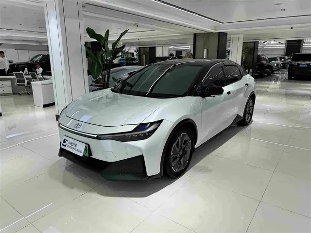Фотография автомобиля — Toyota bZ3
