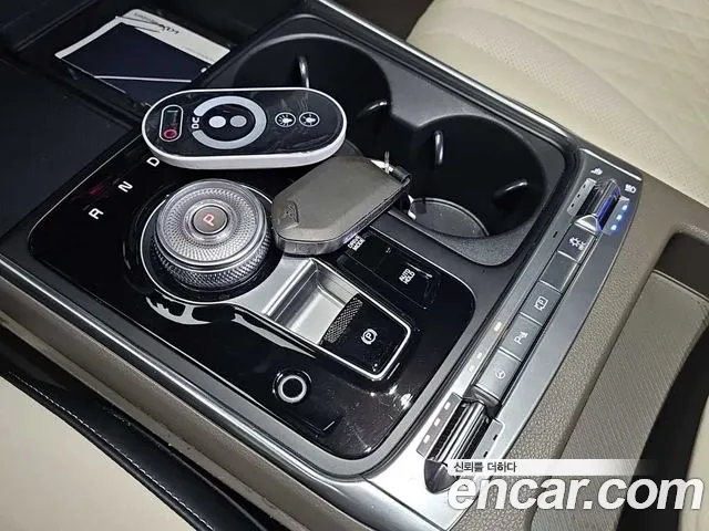 Kia Carnival Generation 4 — Фото автомобиля 12