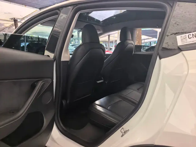 Tesla Model Y 2022 Facelift Rear-Wheel Drive Version — Фото автомобиля 15