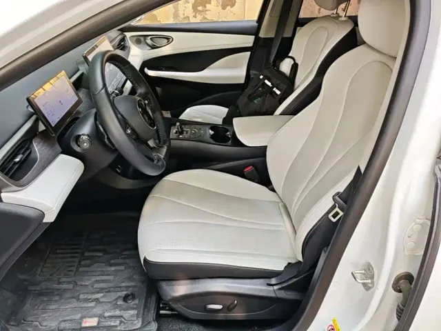 BYD Seal 05 DM-i — Фото автомобиля 10