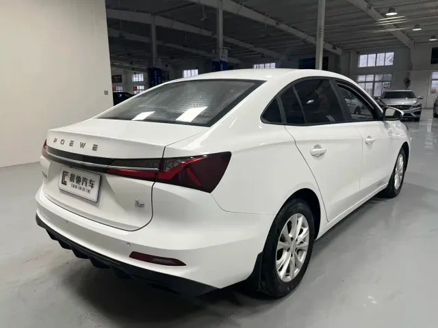 Roewe i5 — Фото автомобиля 4