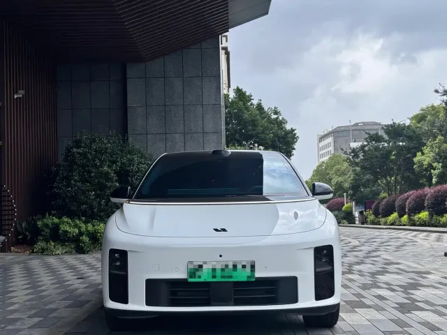 Li Auto i6 — Фото автомобиля 2