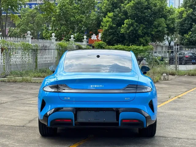 Xiaomi SU7 — Фото автомобиля 9