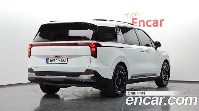 Kia Carnival — Фото автомобиля 2