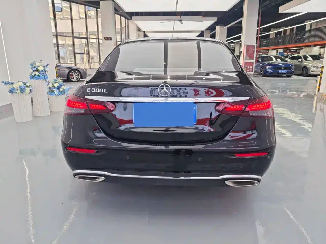 Mercedes-Benz E-Class — Фото автомобиля 15