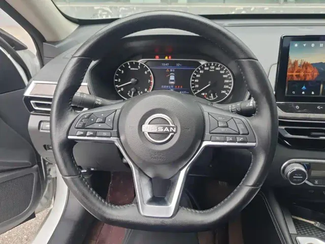 Nissan Teana — Фото автомобиля 15
