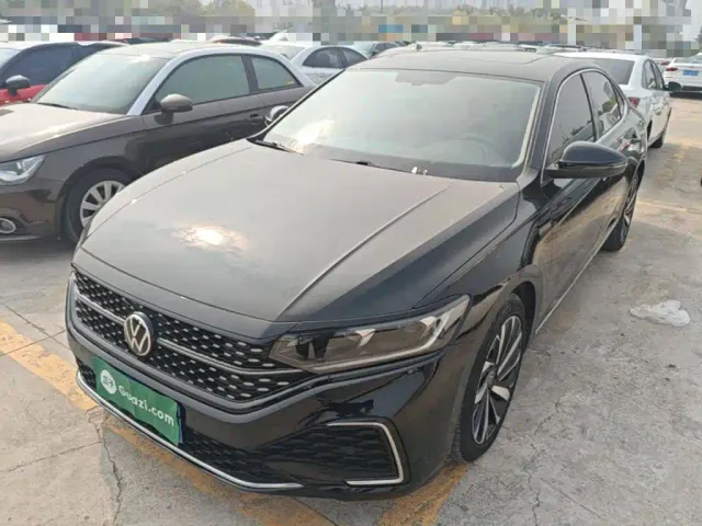 Фотография автомобиля — Volkswagen Passat
