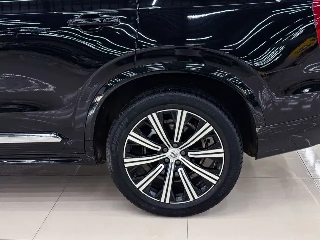 Volvo XC90 — Фото автомобиля 18