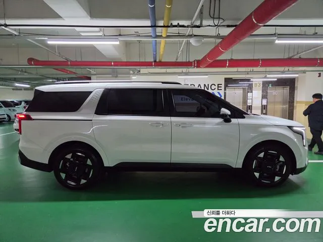 Kia Carnival — Фото автомобиля 2